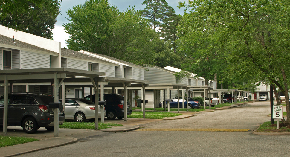 <p>Willow Oaks Townhouse Apartments, Hampton, VA</p>
