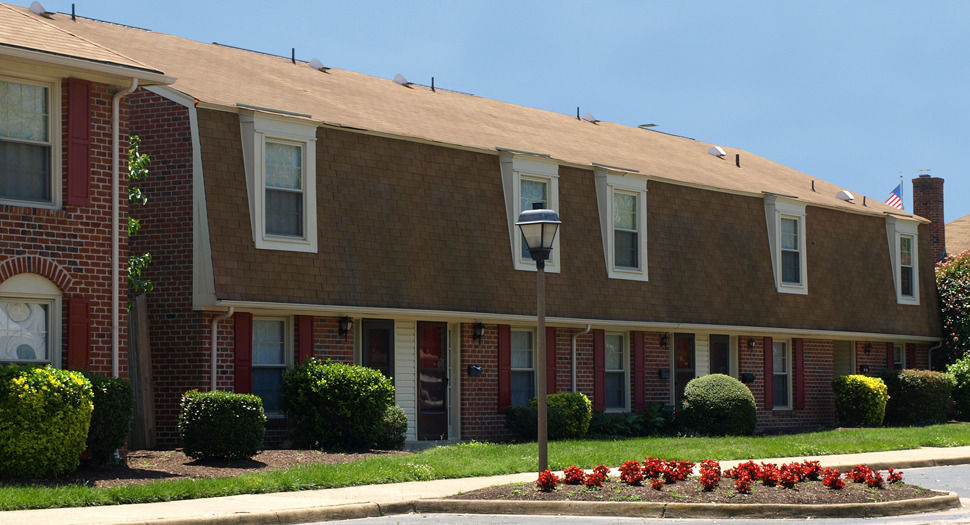 <p>Johns Creek Apartments, Hampton, VA</p>
